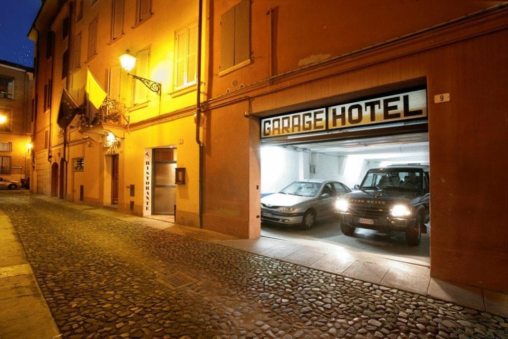 Hotel Cervetta 5 Modena Luaran gambar